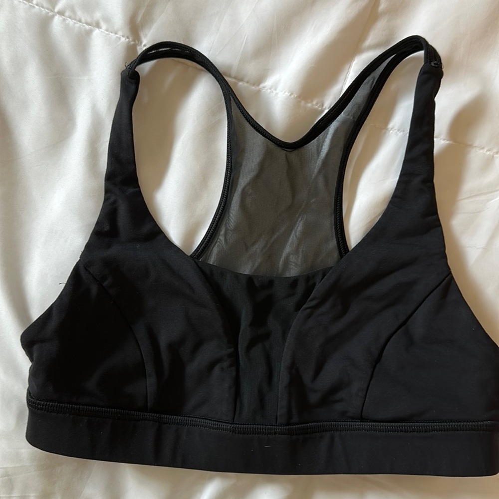 Size 6 lulu sports bra